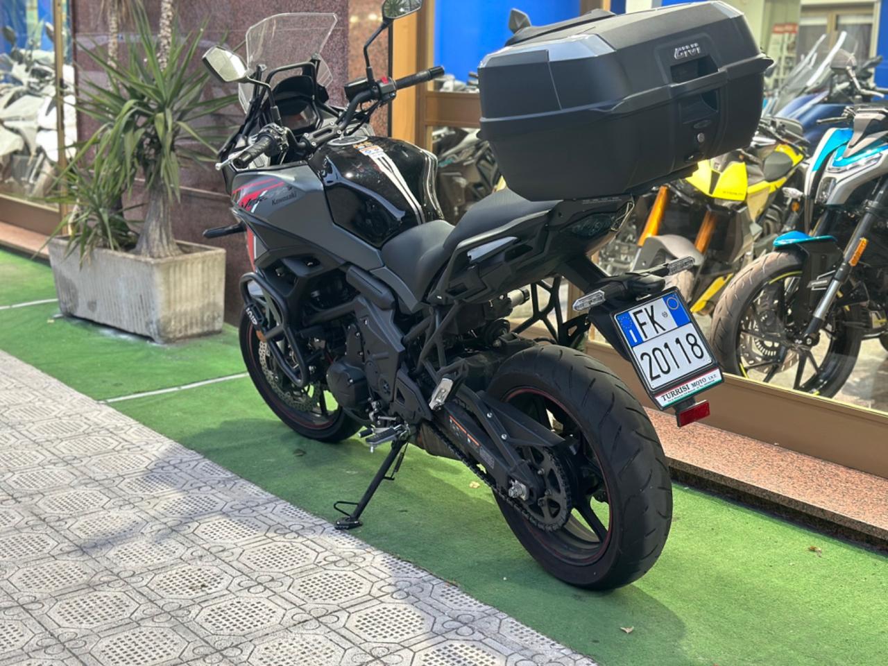 Kawasaki Versys 650 2024 tua a soli 74€