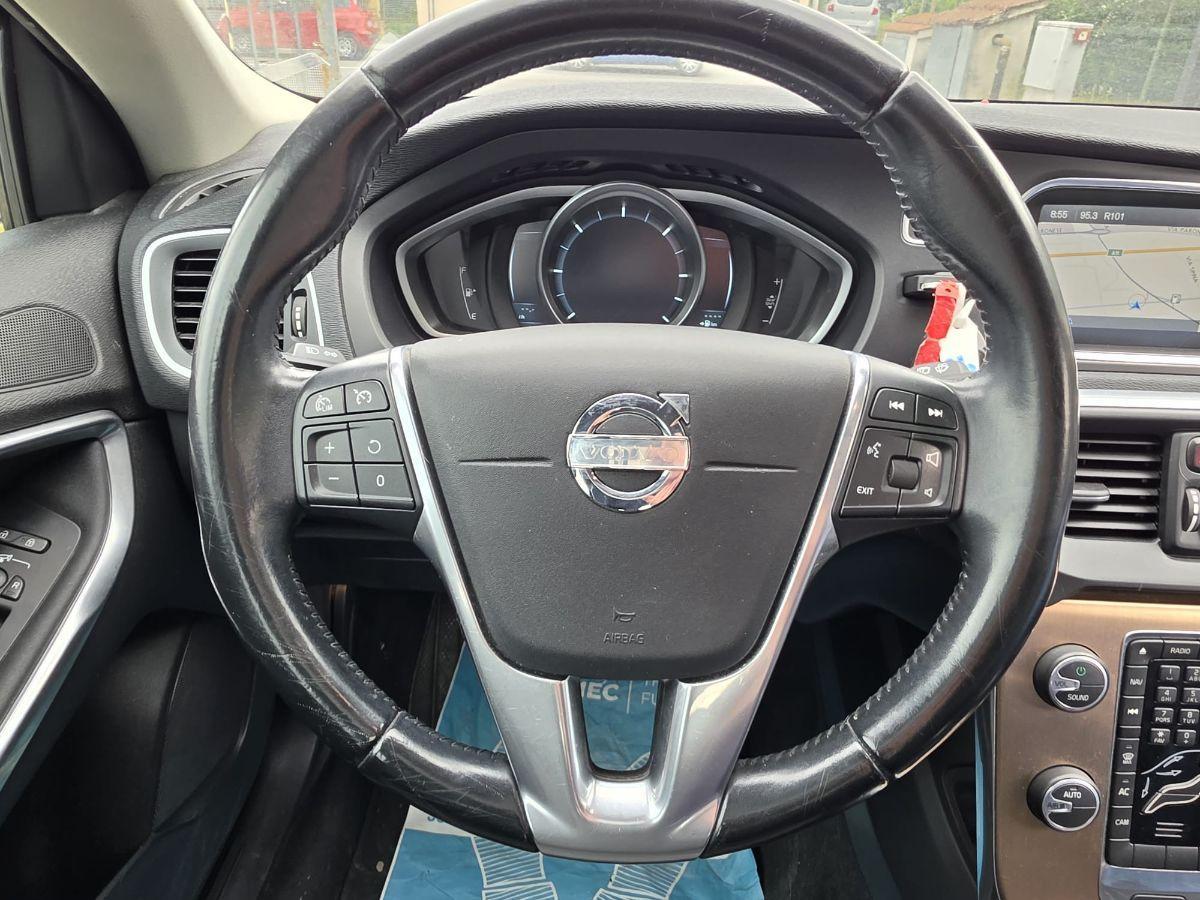 VOLVO - V40 Cross Country 1.6 d2 Momentum