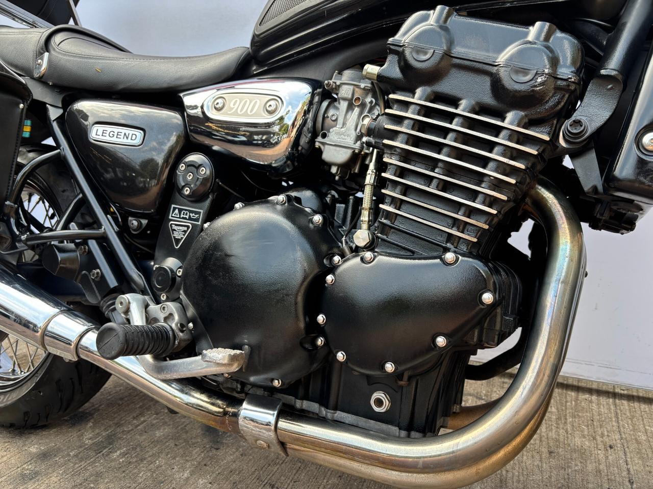 Triumph Legend TT 900