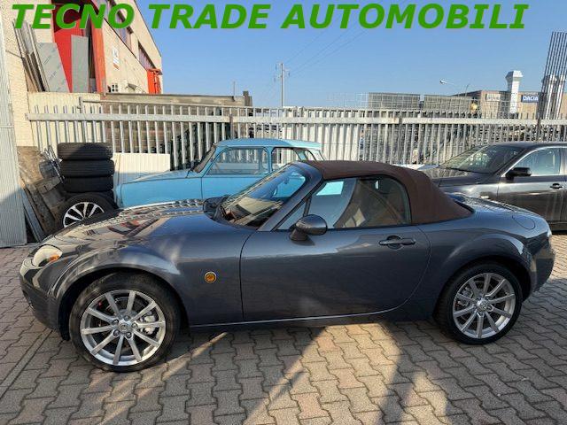 MAZDA MX-5 Roadster 2.0L 16V Wind