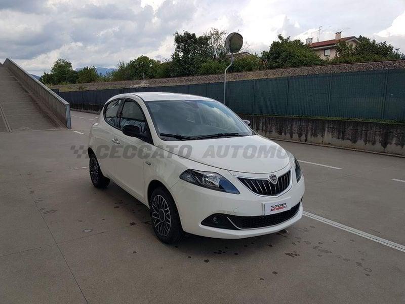 Lancia Ypsilon My24 402 Platino 1.0