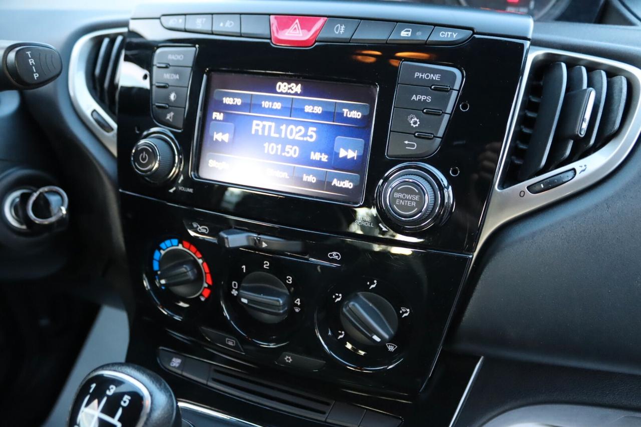 Lancia Ypsilon 1.2 69 CV 5 porte Platinum