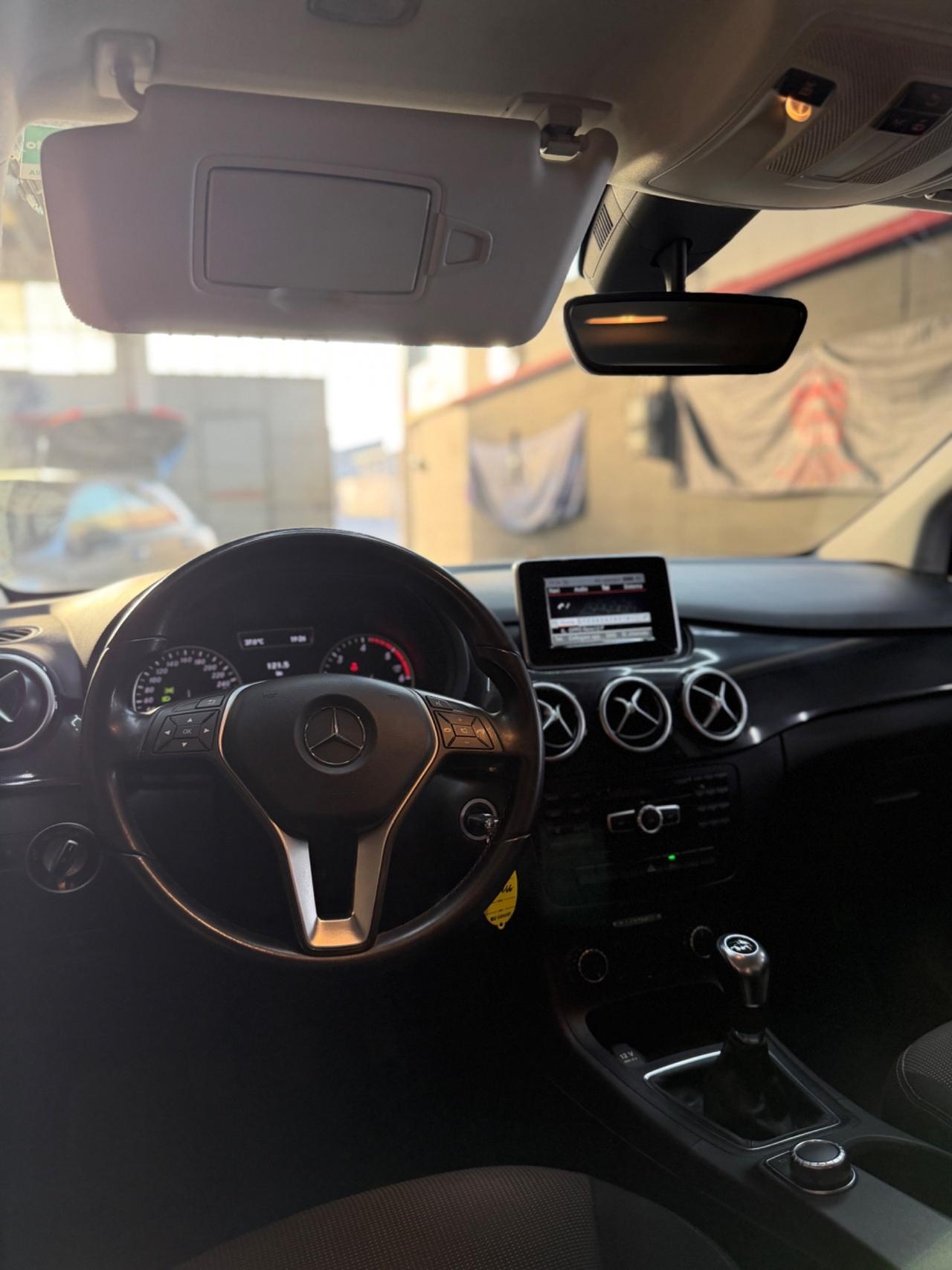 Mercedes-benz A 180 CDI BlueEFFICIENCY Executive