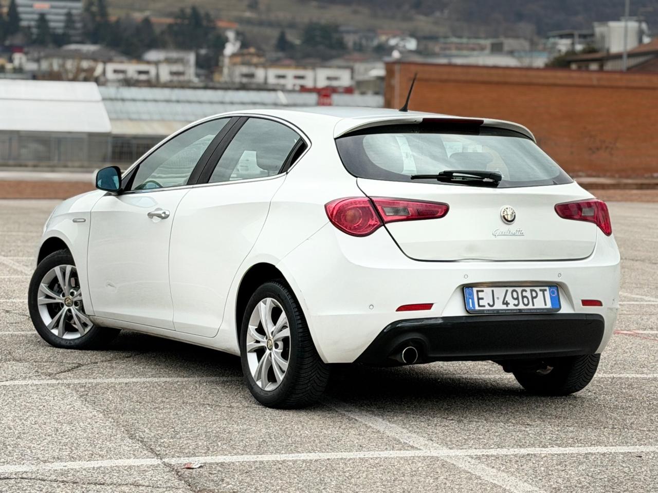 Alfa Romeo Giulietta 1.6 JTD 105cv ok neopatentati