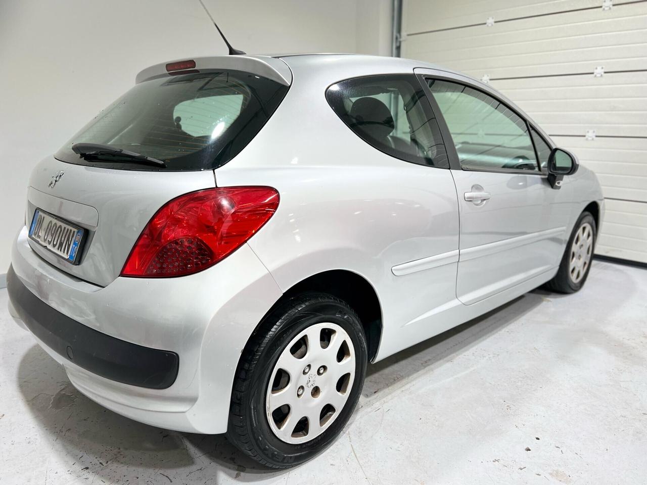 Peugeot 207 1.4 8V 75CV 3p. X Line