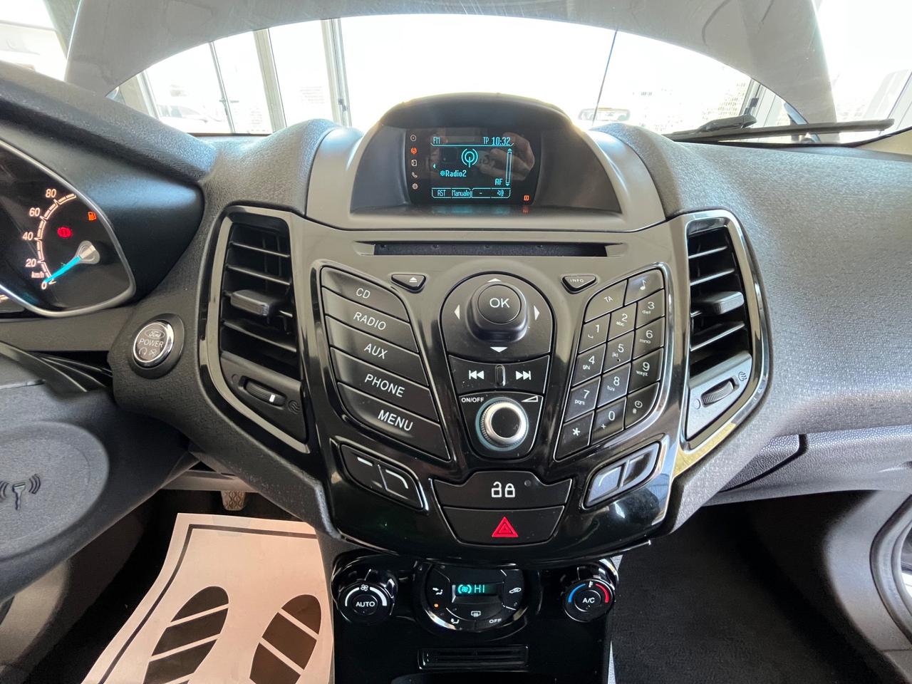 Ford Fiesta 1.5 TDCi 75CV 5 porte Titanium