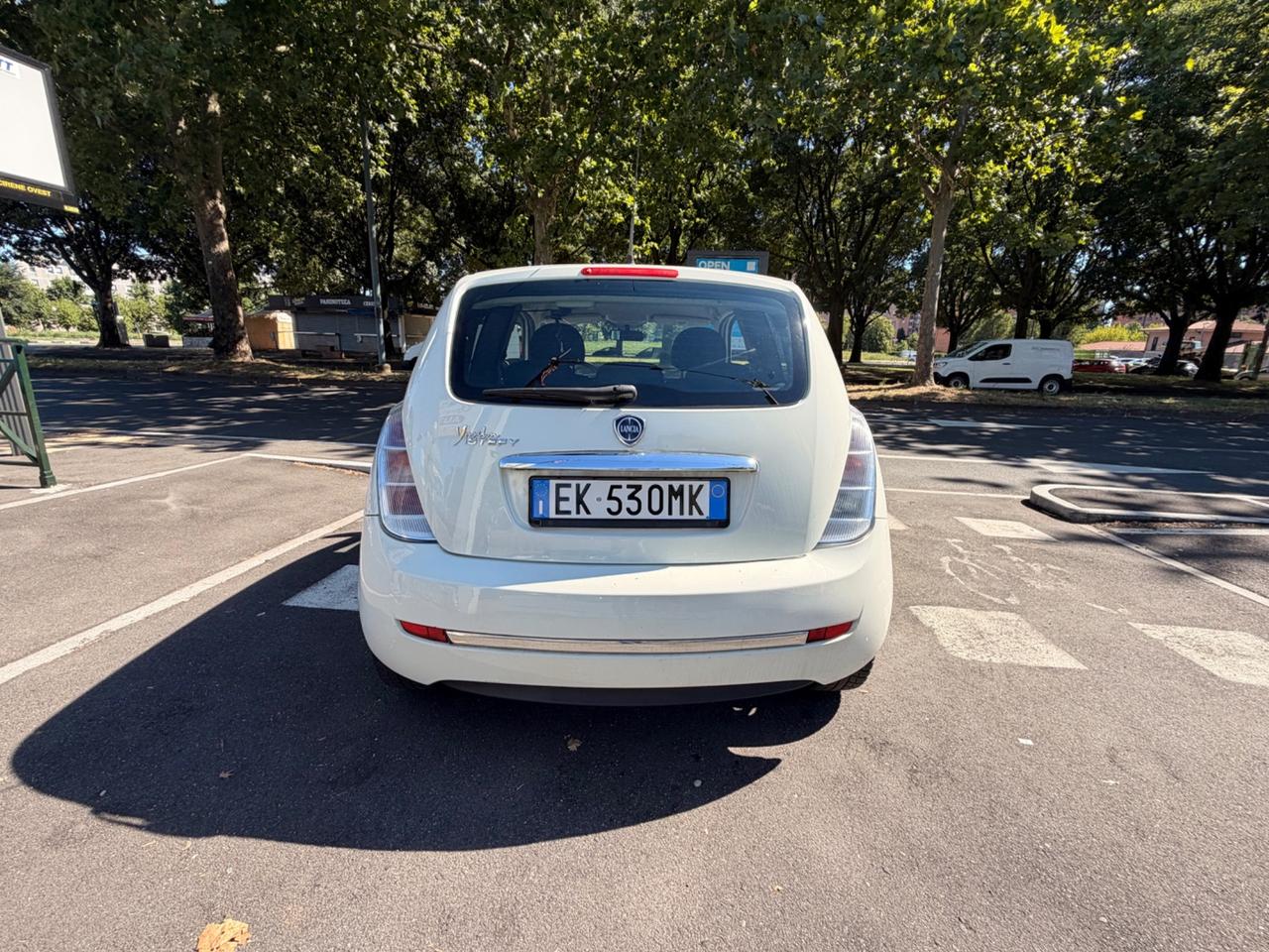 Lancia Ypsilon 1.2 69 CV Unyca 2012