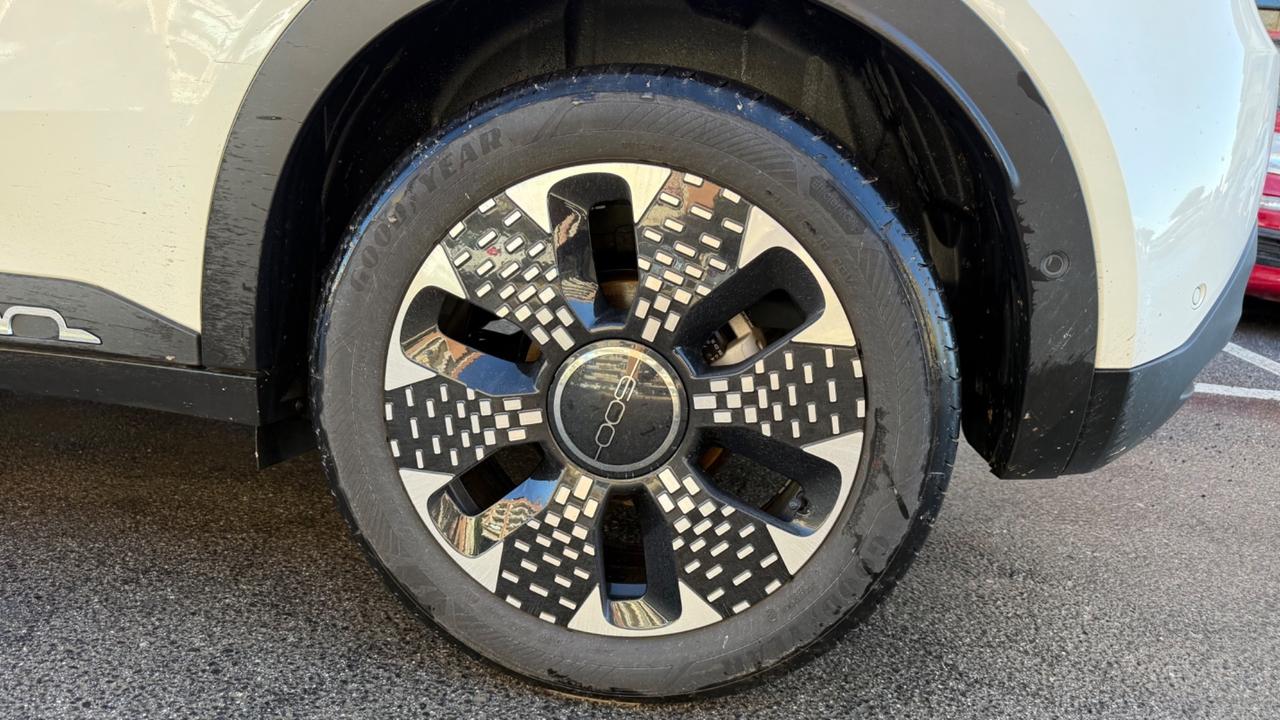 Fiat 600 Hybrid 110 CV DCT MHEV La Prima LED PELLE KAMERA CERCHI 18 PDC SEDILI ELETTRICI RISCALDATI