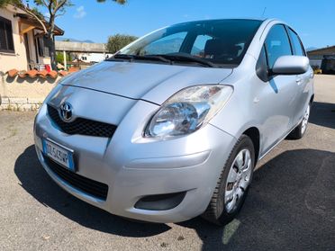 Toyota Yaris 1.0 5 porte
