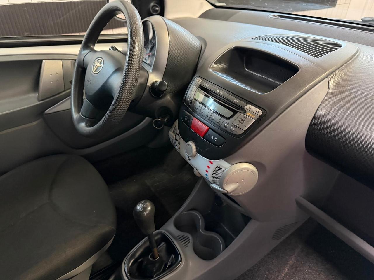 Toyota Aygo 1.0 12V VVT-i 5 porte Sol