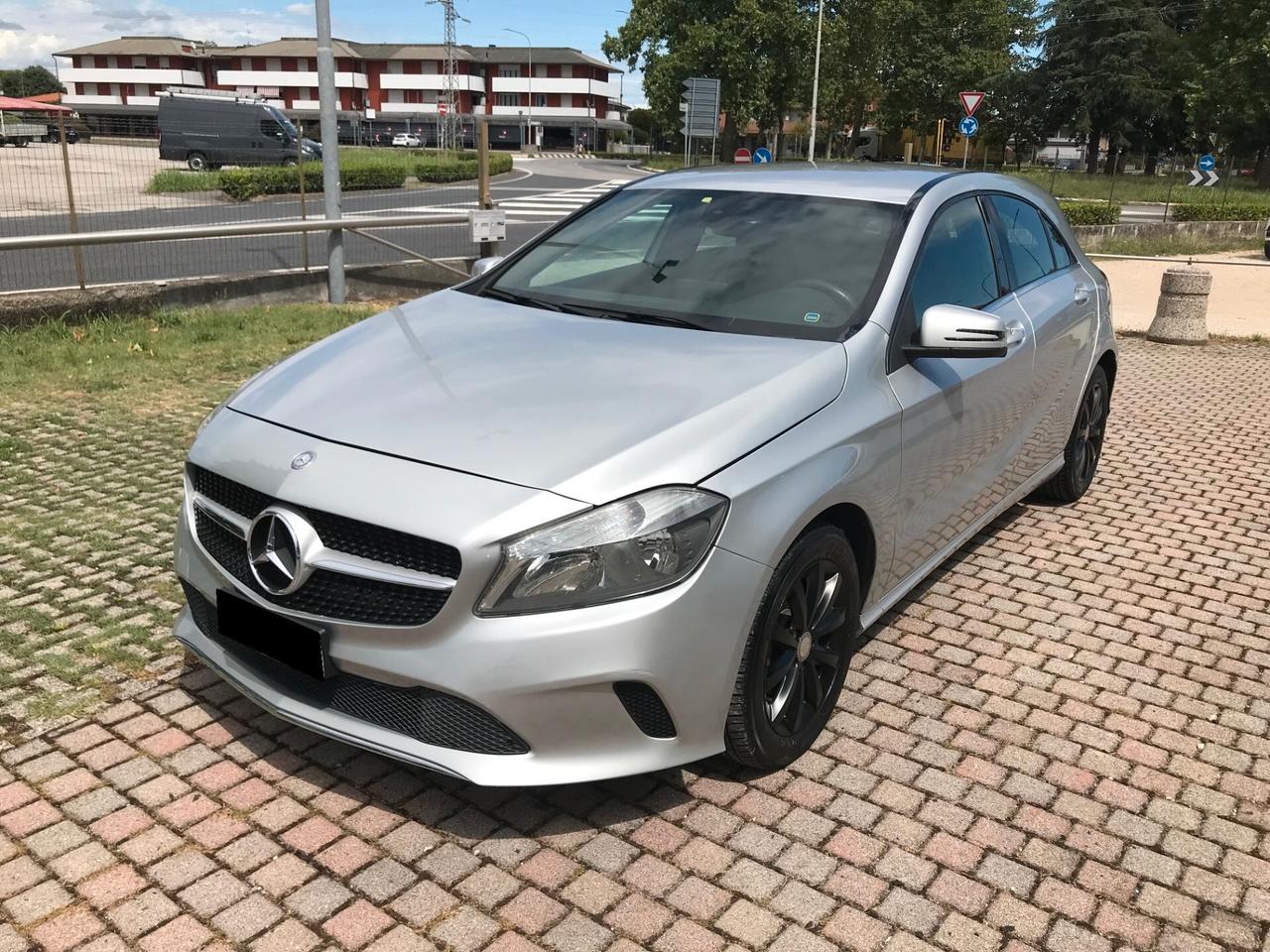 Mercedes-Benz A 160 d Sport aut. my16 retrocamera navi