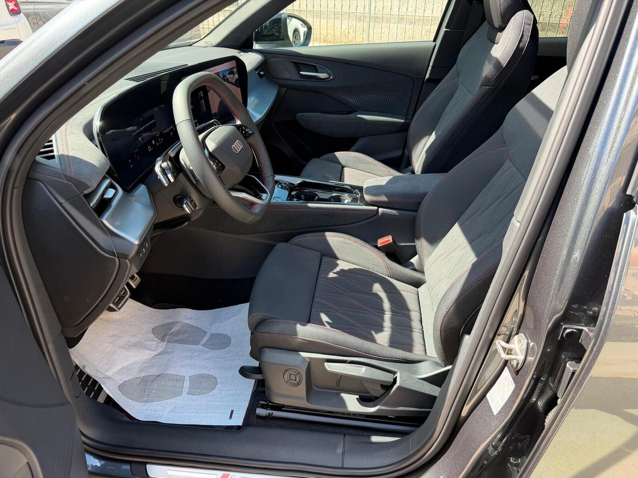 Audi Q3 S-LINE S-TRONIC 20" 150 CV