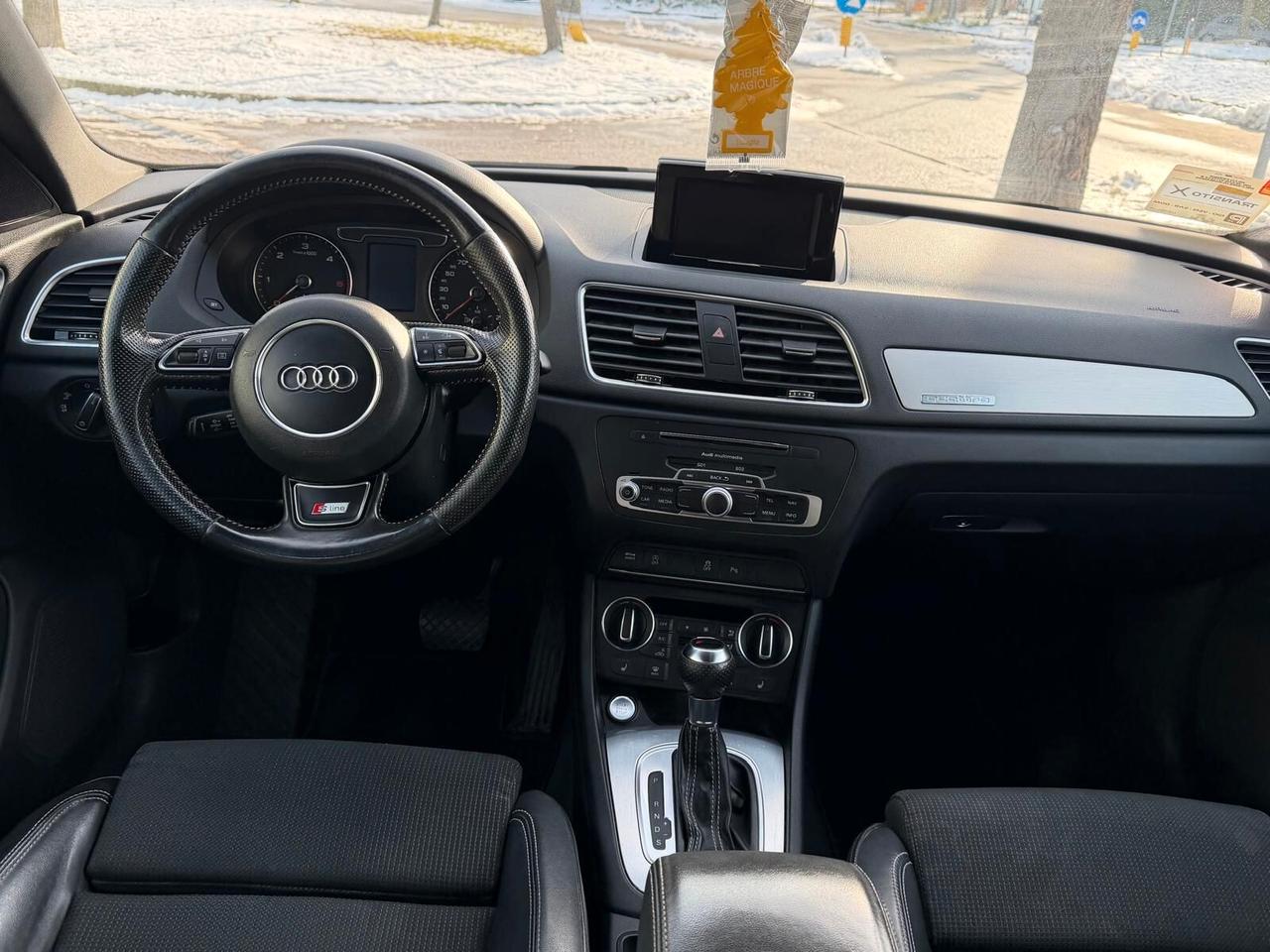 Audi Q3 2.0 TDI 150 CV S tronic line Edition