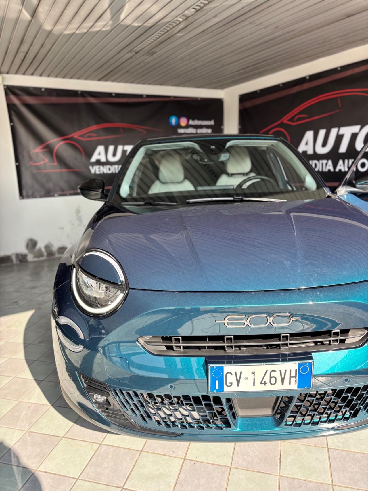 Fiat 600 Hybrid 100 automatica 5 anni di garanzia casa madre