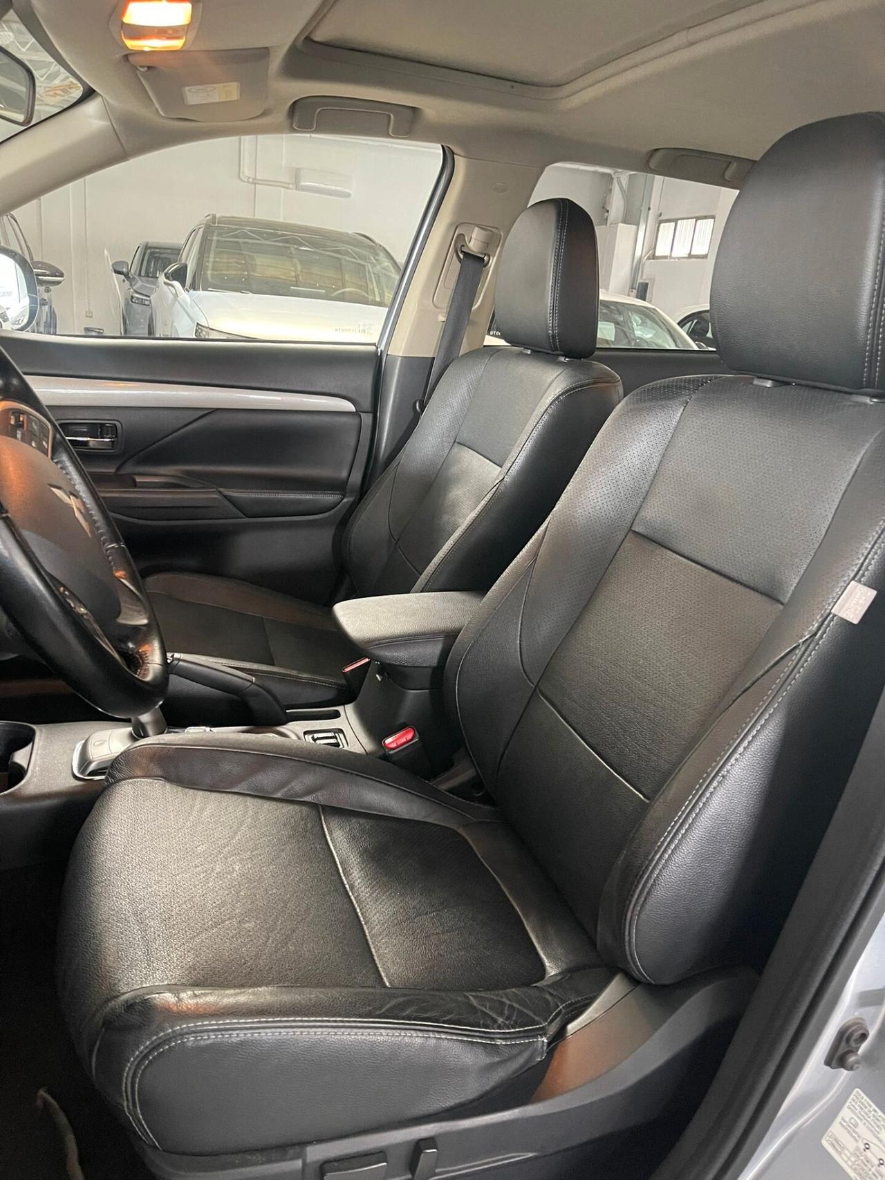 Mitsubishi Outlander 2.0 MIVEC 4WD PHEV Instyle Diamond
