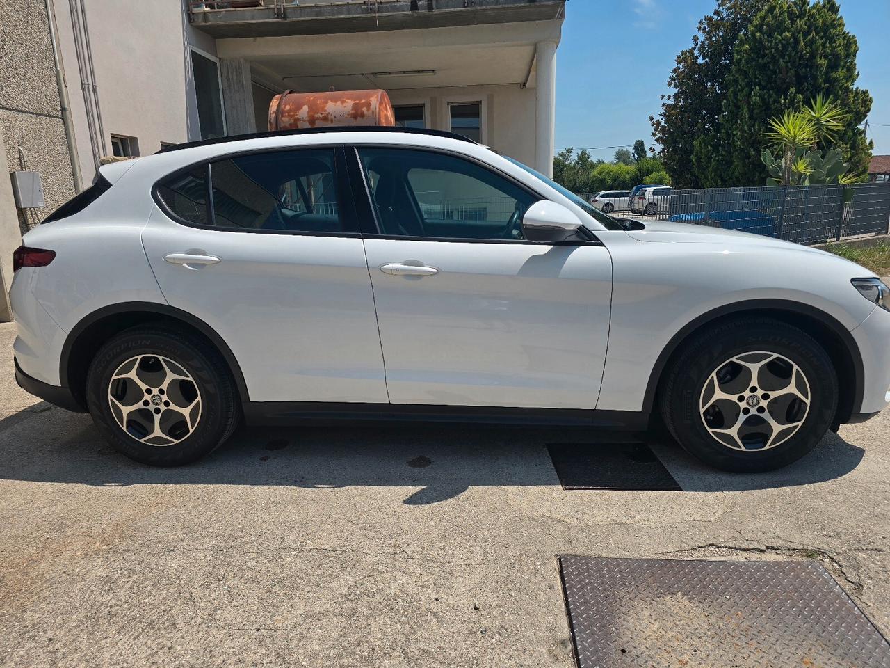 Alfa Romeo Stelvio 2.2 Turbodiesel 160 CV AT8 RWD Super Business