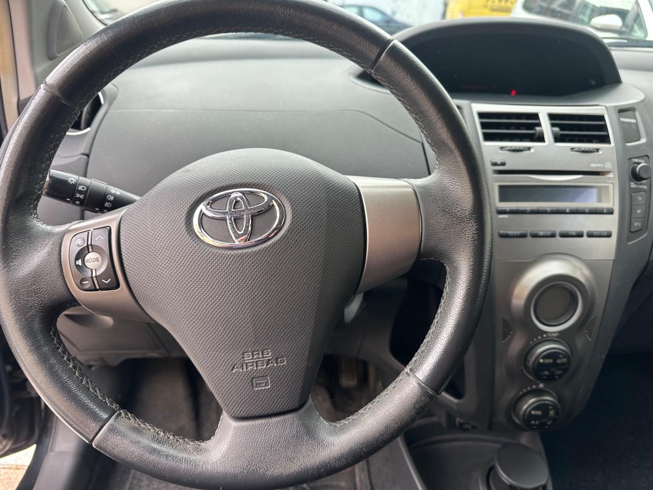 Toyota Yaris 1.0 3 porte Sol - ok neopatentati