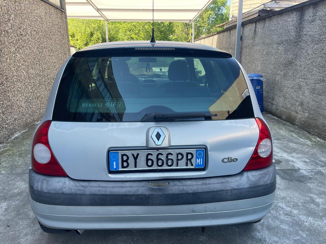 Renault Clio 1.4 16V benzina neopatentati