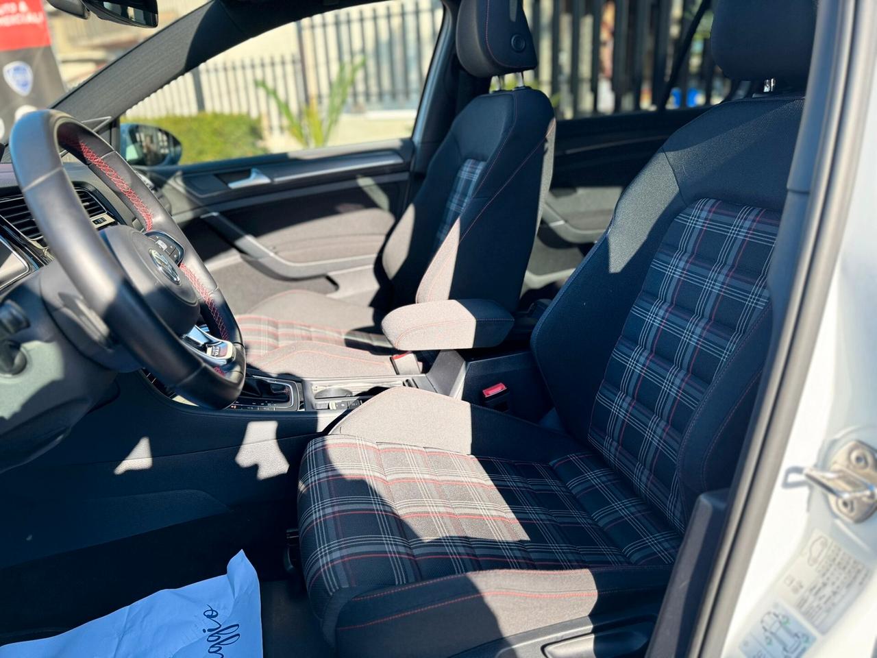 Volkswagen Golf GTI Performance 2.0 245 CV TSI DSG 5p. BMT