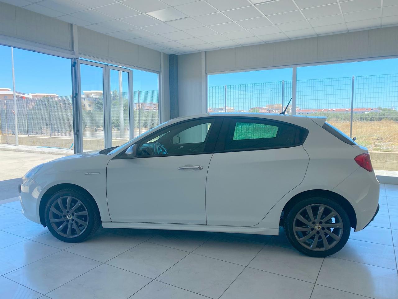 Alfa Romeo Giulietta 1.6 JTDm-2 105 CV MODELLO “VELOCE”
