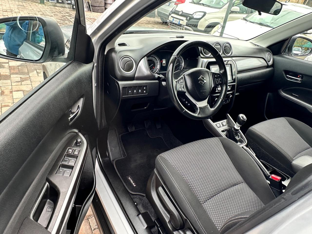 Suzuki Vitara 1.4 Hybrid Top