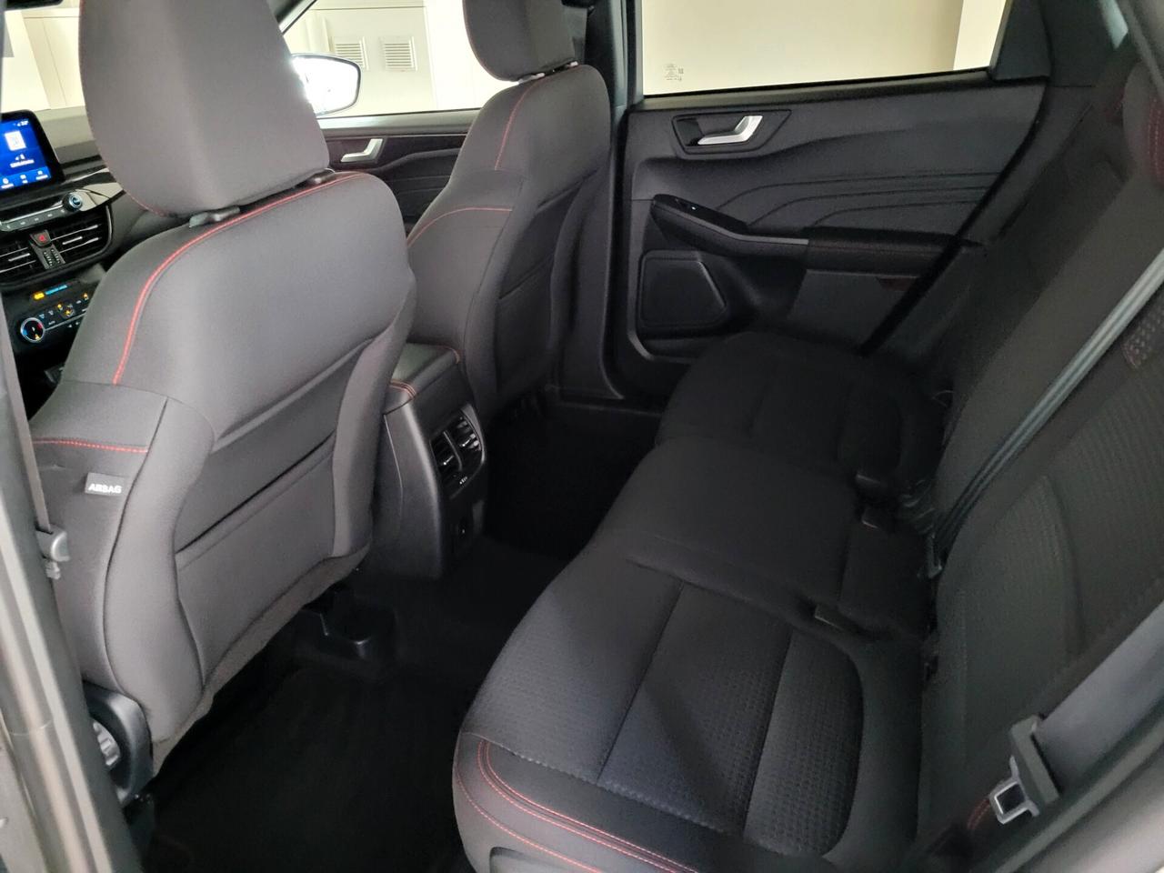 Ford Kuga 2.0 D ST-LINE AUT. CARPLAY FULL-LED NAVIGATORE