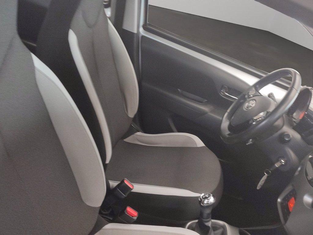 TOYOTA Aygo 5p 1.0 x-play my15 del 2017