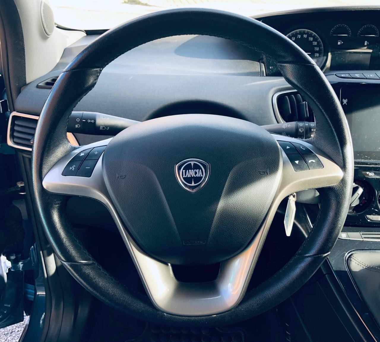 Lancia Ypsilon 1.0 5 porte S&S Hybrid Gold CARPLAY