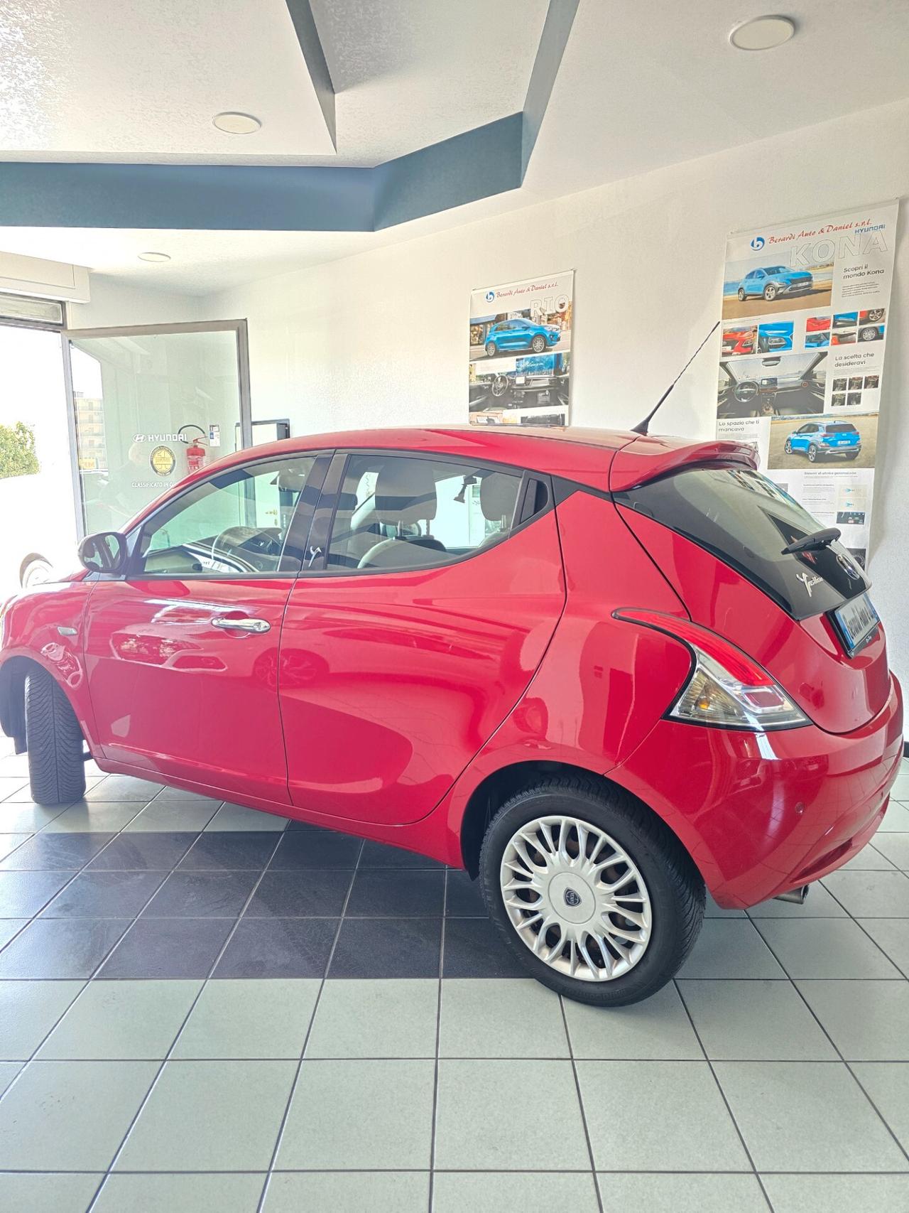 Lancia Ypsilon 1.2 69 CV 5 porte Platinum