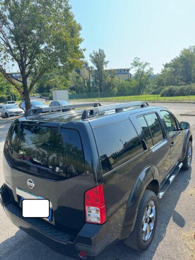 NISSAN Pathfinder 2.5 dCi SE
