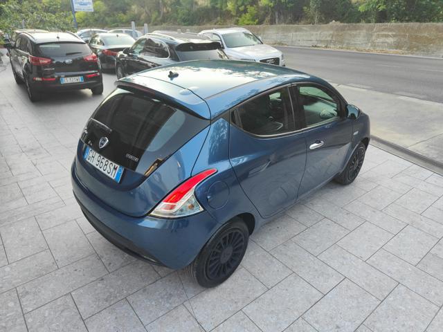LANCIA Ypsilon 1.0 FireFly 5 porte S&S Hybrid Ecochic Silver