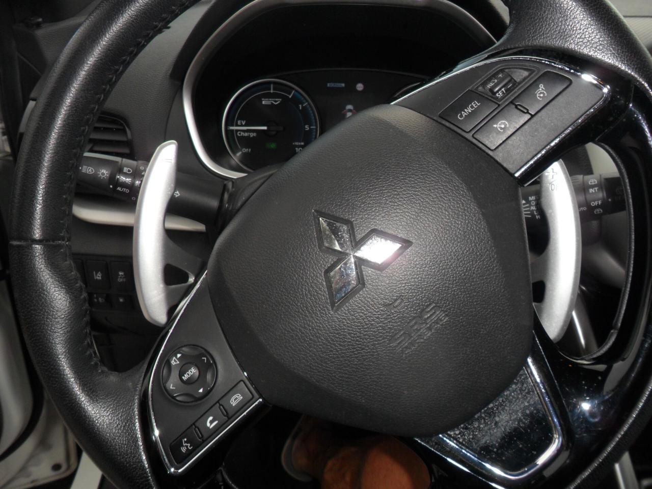 Mitsubishi Eclipse Cross 2.4 MIVEC 4WD PHEV Instyle SDA Pack 0