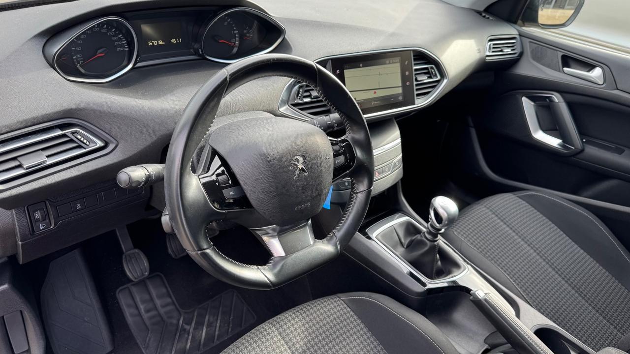 Peugeot 308 HDi 130cv Business