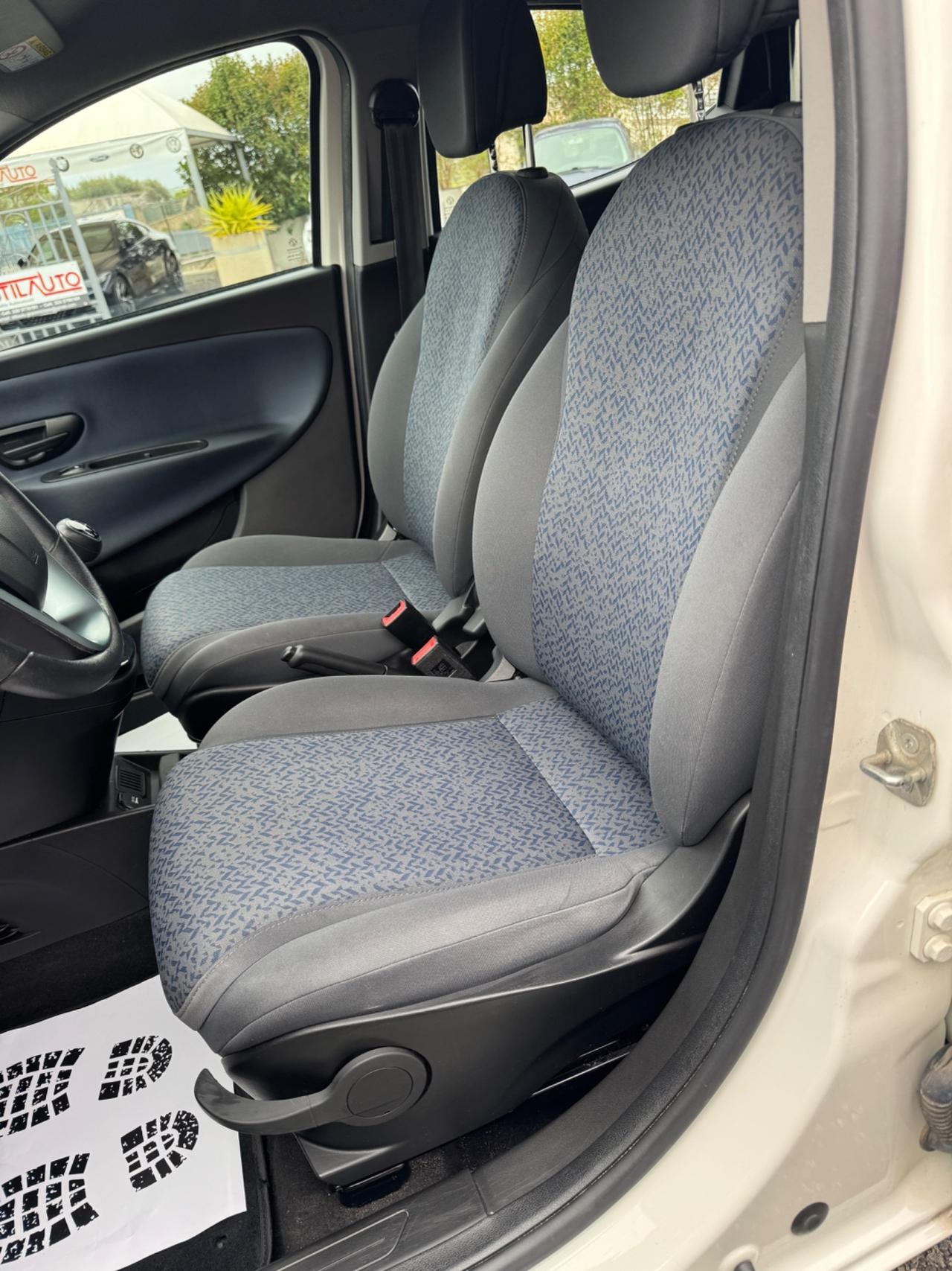 Lancia Ypsilon 1.0 FireFly 5 porte S&S Hybrid Gold Plus