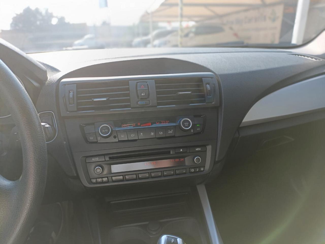 Bmw 118d 5p. Unique