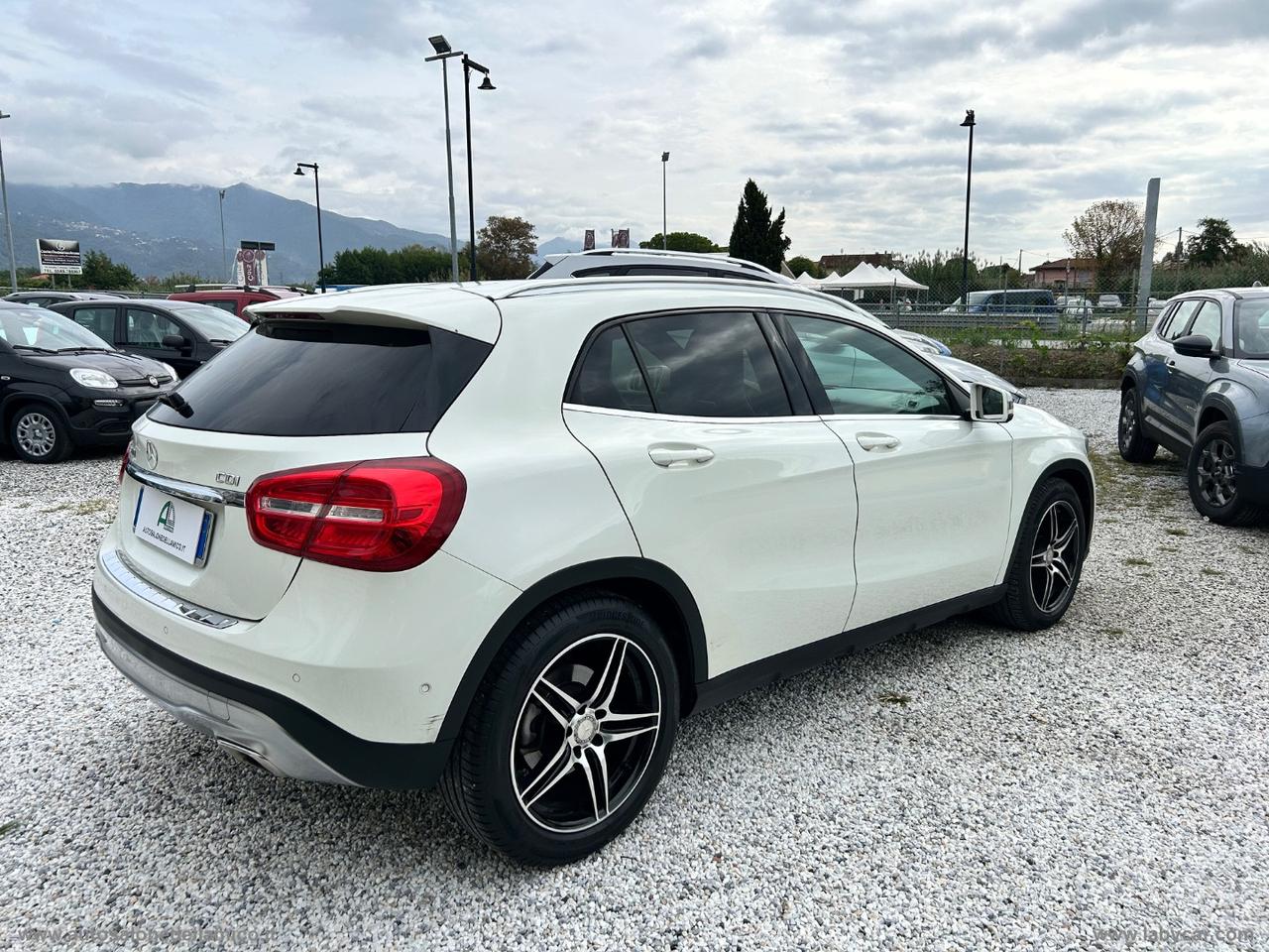 MERCEDES-BENZ GLA 200 CDI Automatic Premium