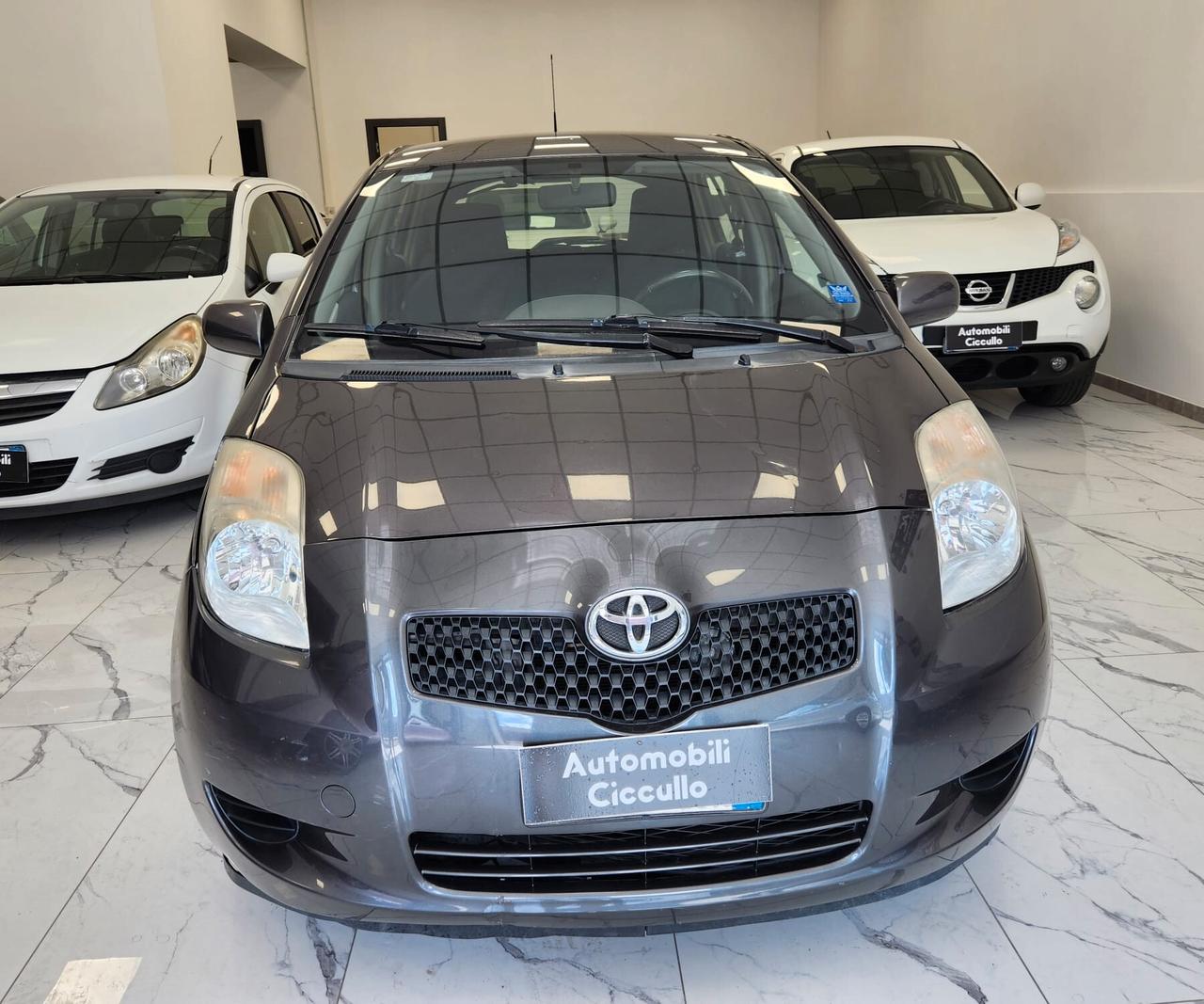 Toyota Yaris 1.0 5 porte Sol