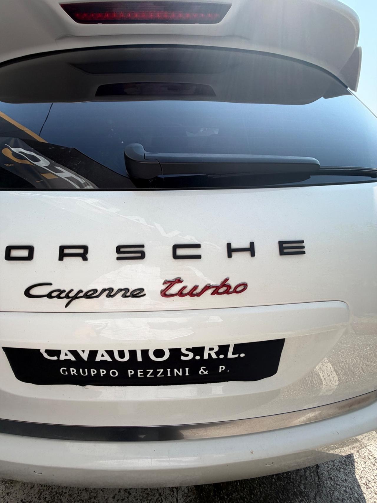 Porsche Cayenne 4.8 Turbo noleggio subentro