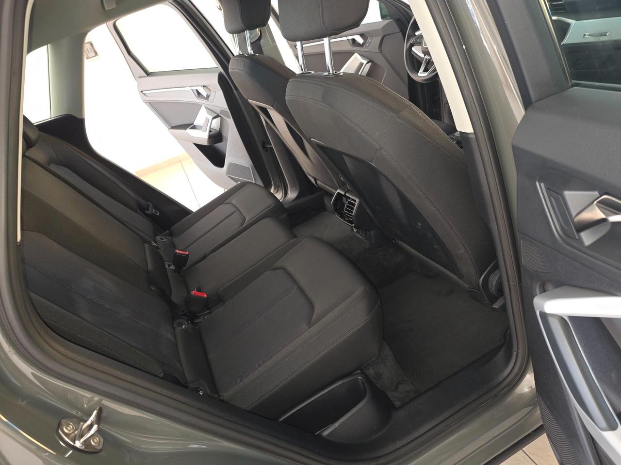 Audi Q3 35 TDI quattro S tronic Business Advanced