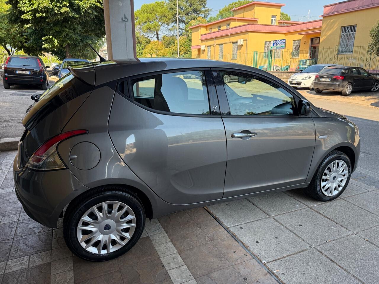 Lancia Ypsilon 2013 - 1.2 bz. 69 CV 5 porte Silver