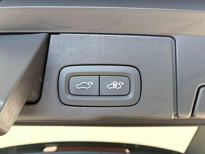 Volvo XC60 XC60 T6 PLUG IN RECHARGE PHEV ULTIMATE DARK AWD AUT