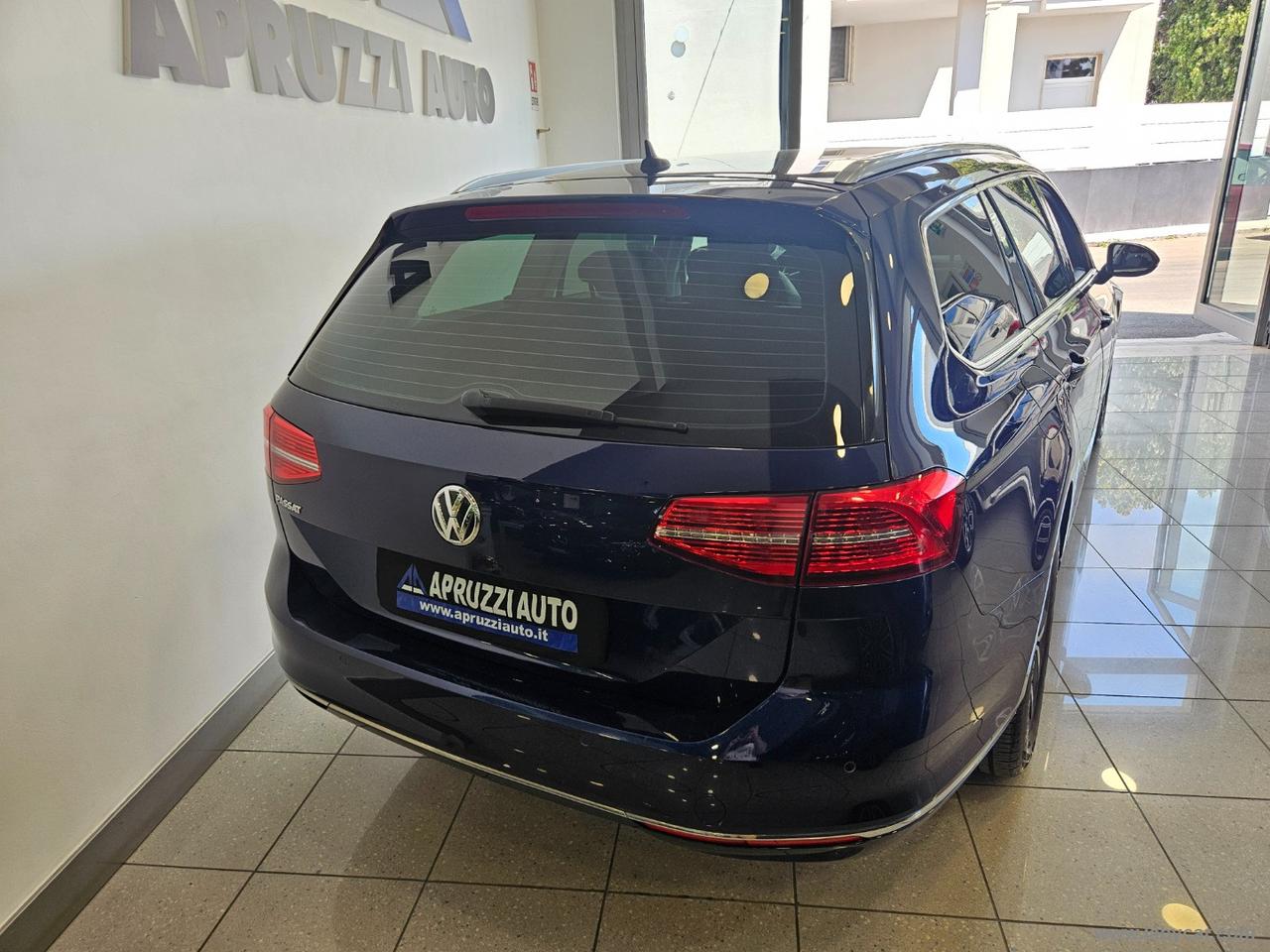 VOLKSWAGEN Passat 2.0 TDI DSG Business BlueMot Tech