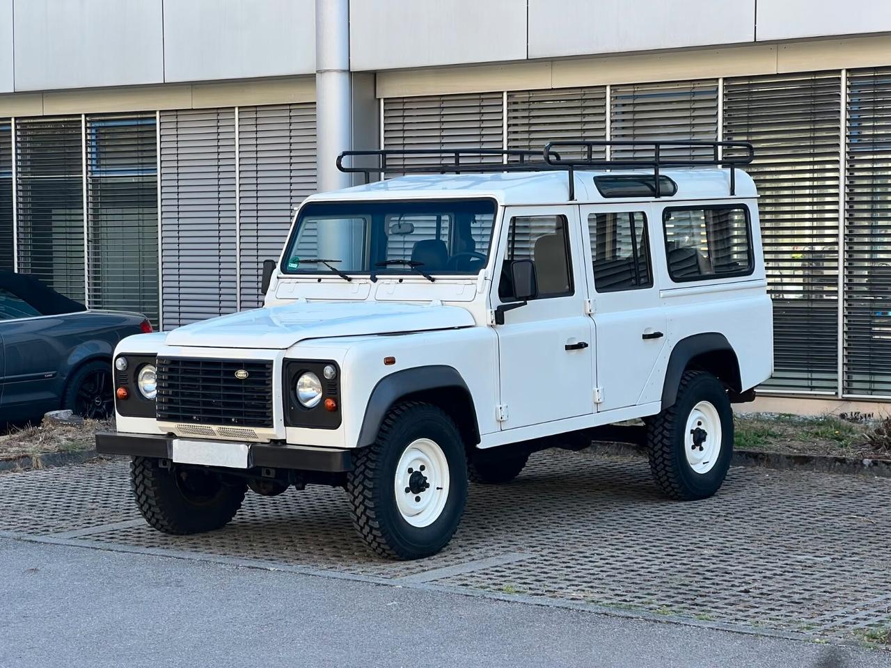Land Rover Defender 110 ~Gancio di traino~8 posti~Aria condizionata~Pelle
