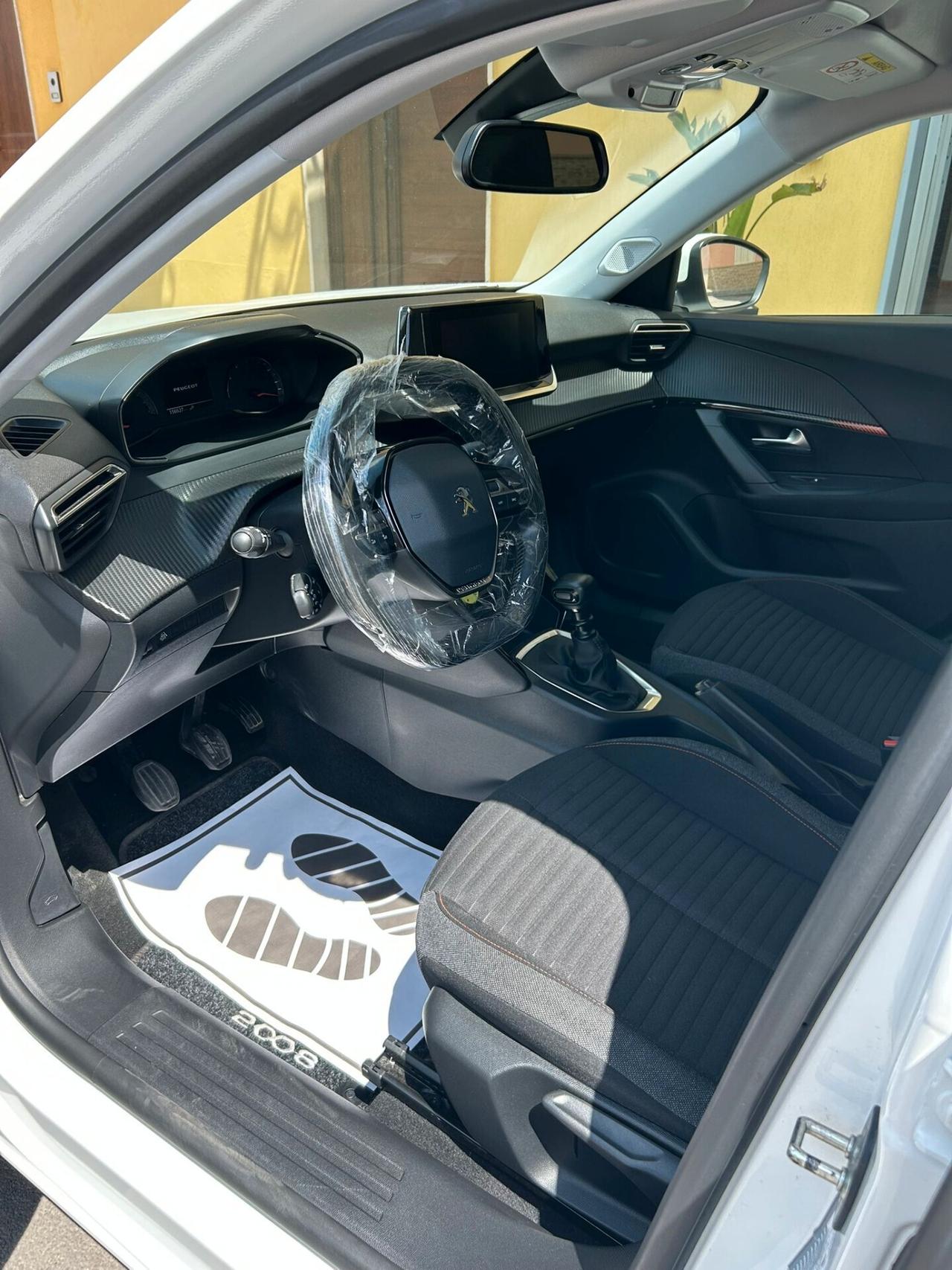 Peugeot 2008 BlueHDi 100 S&S Allure Navi Pack