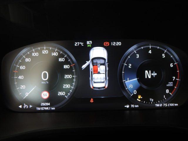 VOLVO XC40 T2 Momentum