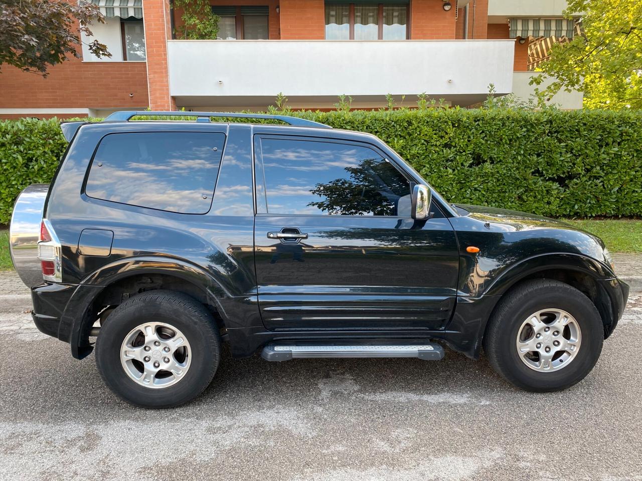 Mitsubishi Pajero 3.2 16V DI-D 3p. GLS1
