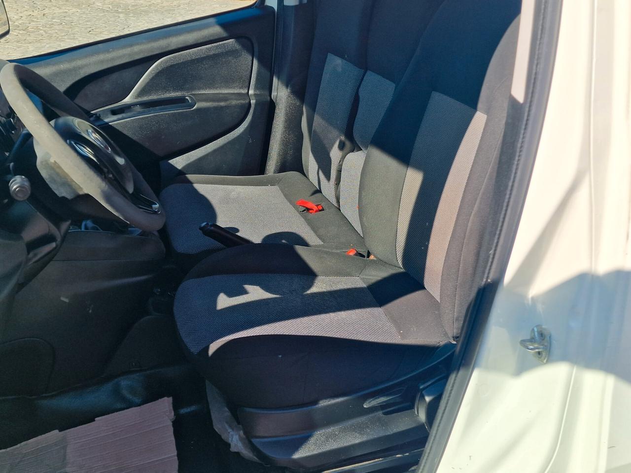 Fiat Doblo 1.6 MJT 105CV cassonato 3 posti