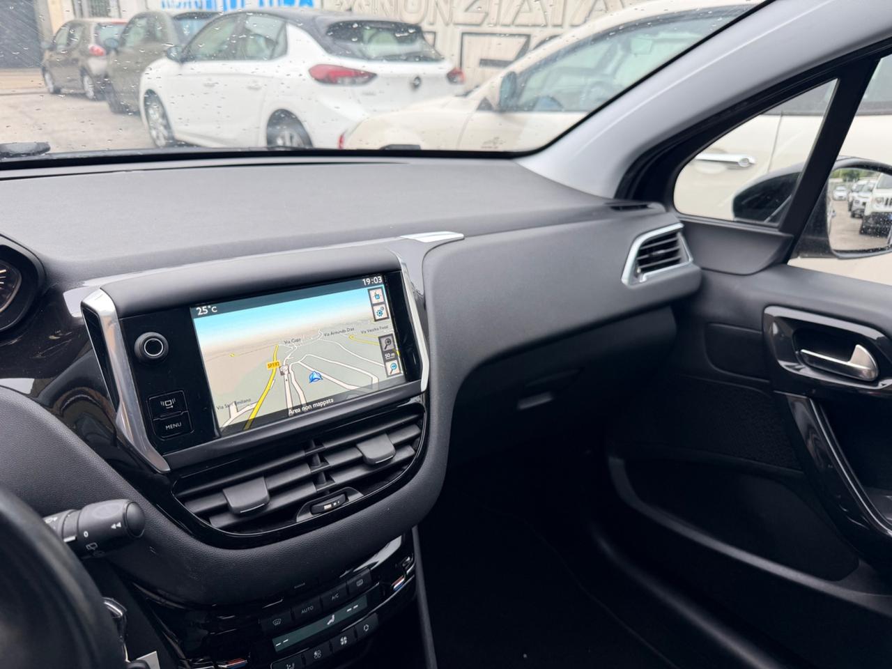 Peugeot 208 1.4 HDi 68 CV 5 porte Allure