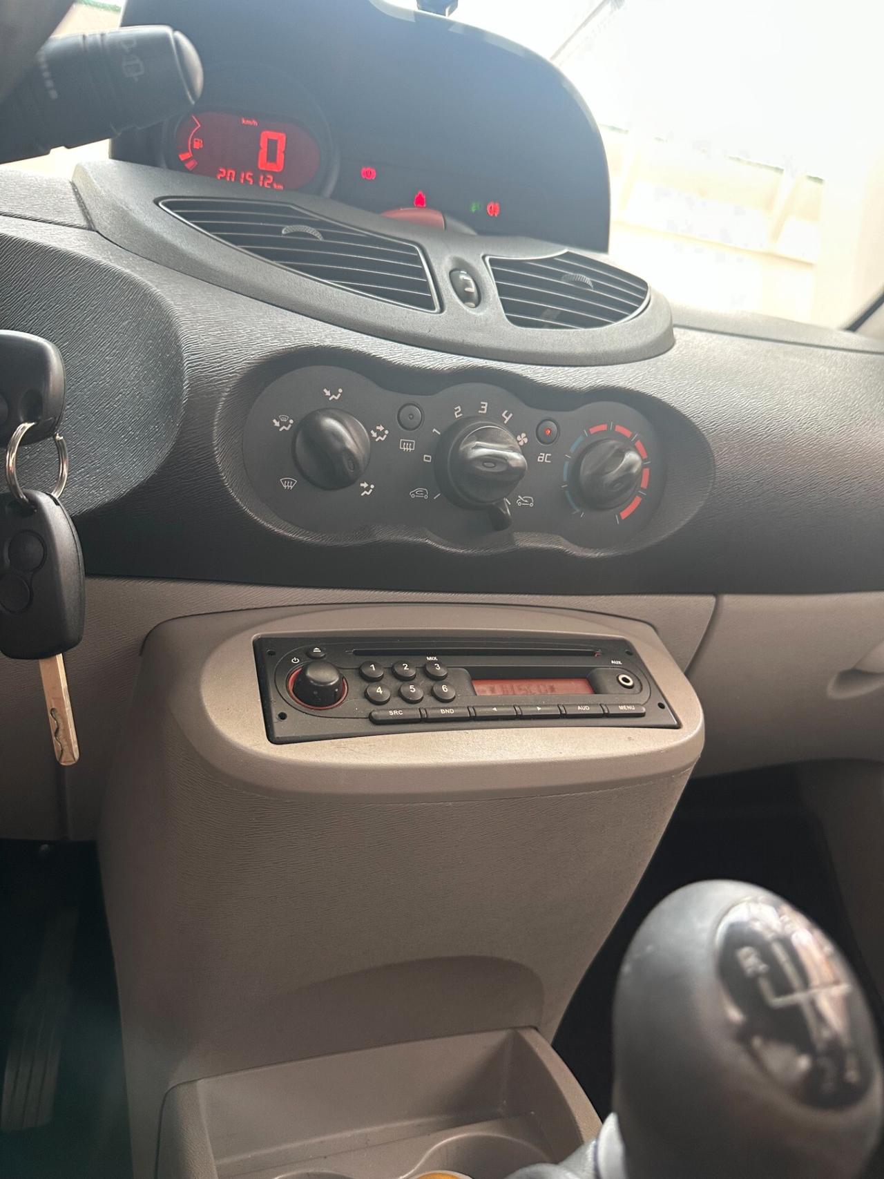 Renault Twingo 1.2 Benz, Euro 4, guidabile da neopat, buoni condi