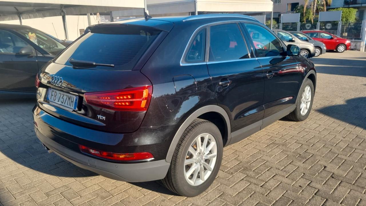 Audi Q3 2.0 TDI 150 CV Business